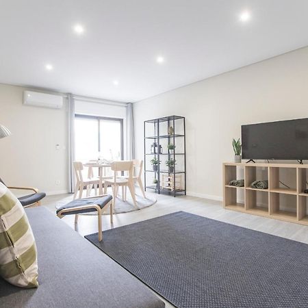 2Br Flat W/ Ac & Great Views By Lovelystay Βίλα Νόβα ντε Γκάια Εξωτερικό φωτογραφία